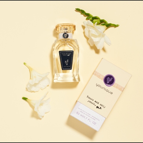 Younique Perfume - Picture 1 of 1